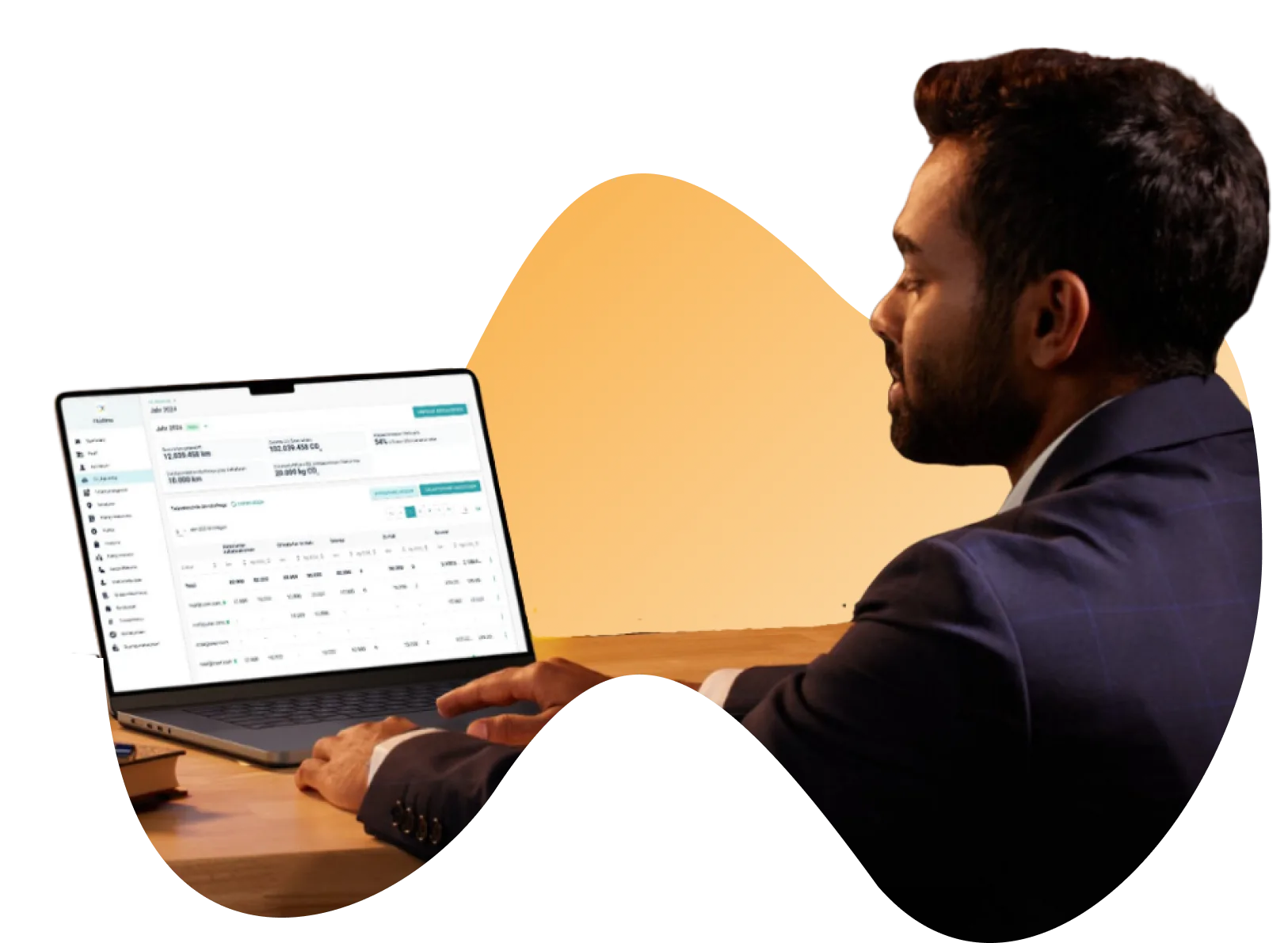 Laptop mit der CO2-Auswertung im Managementportal