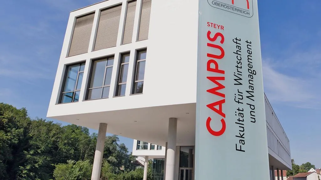 FHOÖ Campus Steyr Frontalansicht